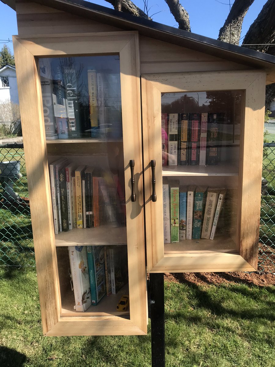 KingsleyLfl's tweet photo. Today’s #shelfie now that the doors and handles have been sanitized, and the books re-set. #littlefreelibrary #yyj #saanich #coronavirus https://t.co/YIzfkQkSLc