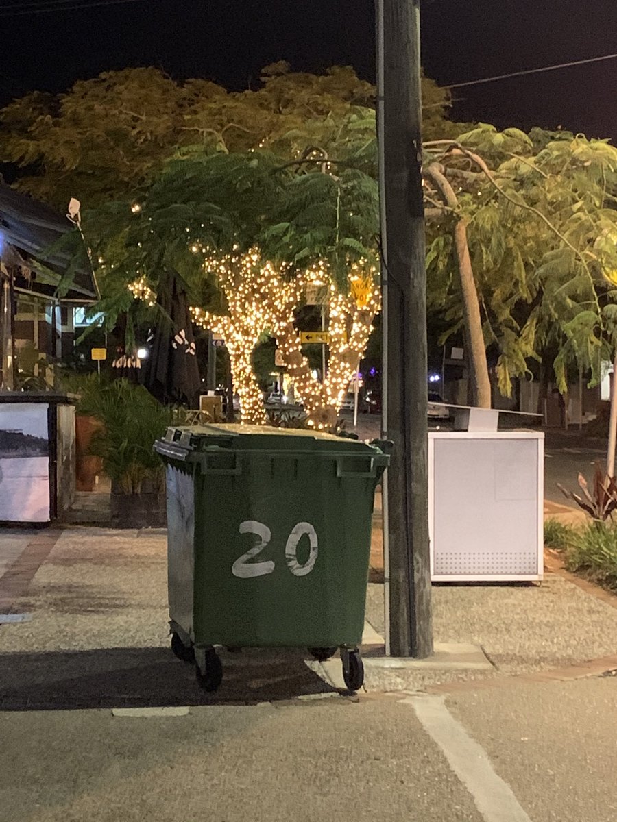 nkn03's tweet image. @ThisIsRobThomas streets were very quiet last night (as they should be) but @MatchboxTwenty is always on my mind #found20 ✨