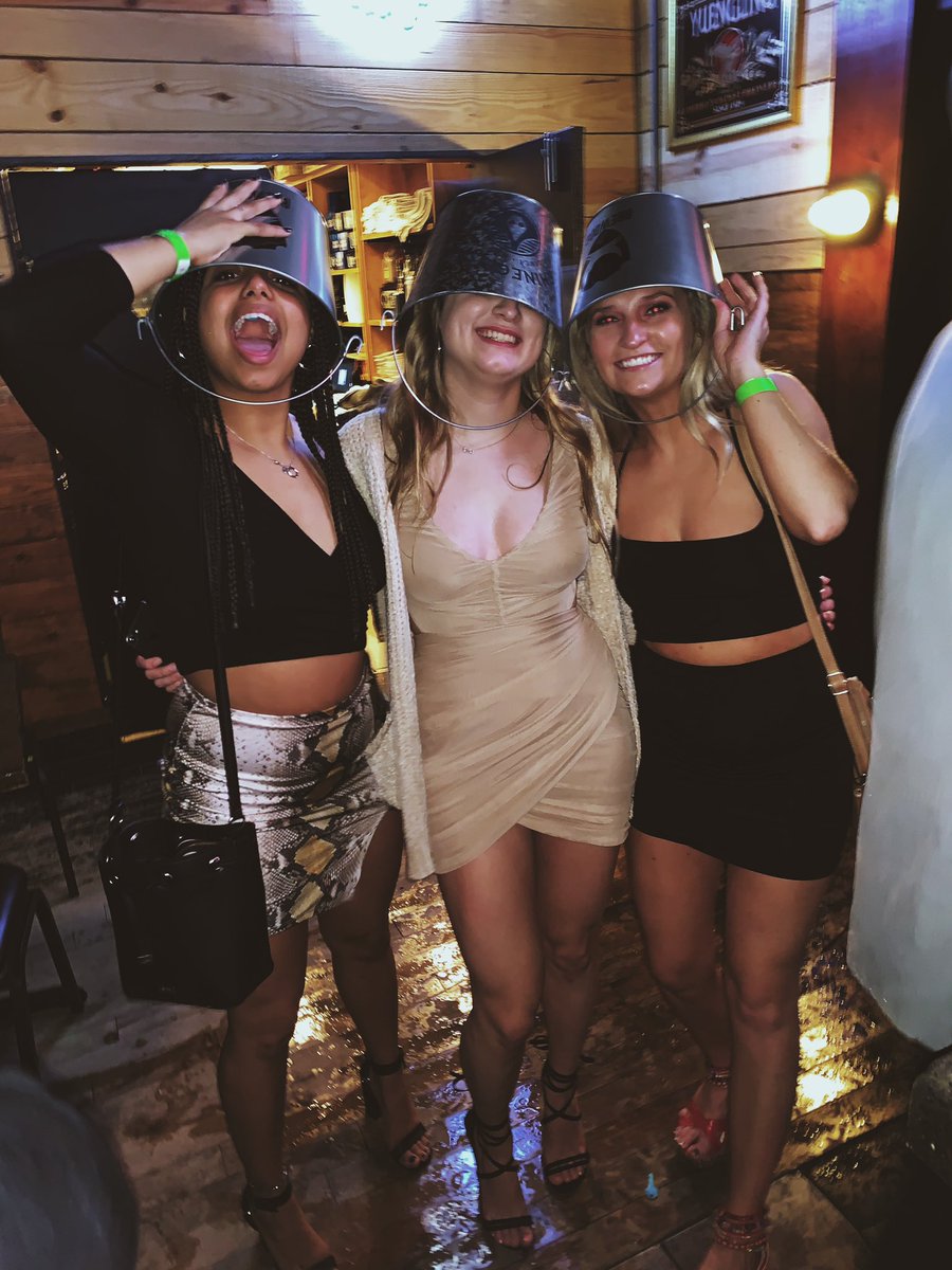 koehler_julia's tweet photo. would rather be trapped with all the other bucket heads back in stephens right now... @Stephens_Bar #BarstoolBestBar #BarstoolStephens https://t.co/EbOQk6xYM8