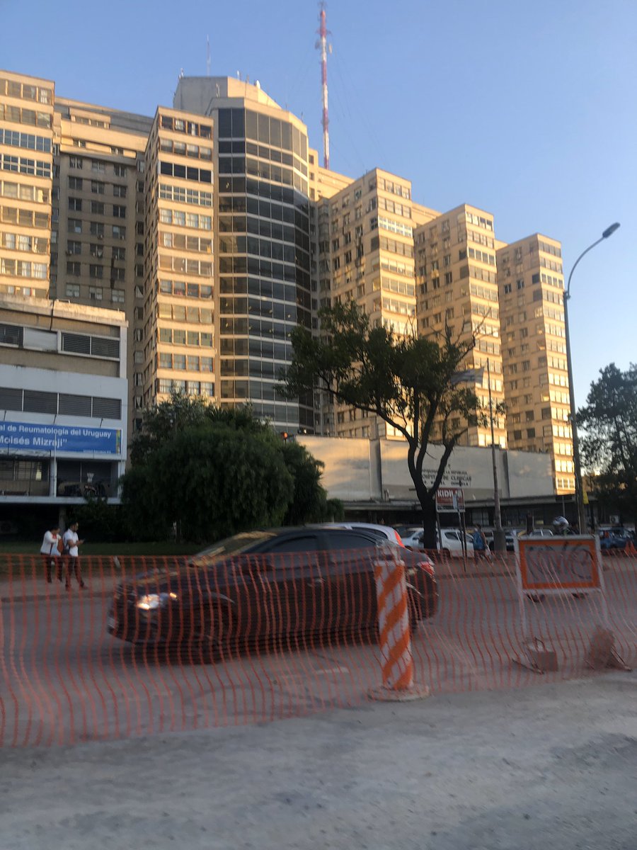 falgorta's tweet photo. Eran acá los 100 millones de dólares @CosseCarolina https://t.co/7ZVh2gbeU7