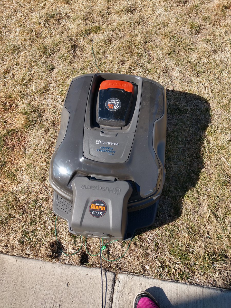 TheToday_News's tweet photo. Before the quarantine, there was something something that stood out, or more precisely rolled out, outside the Technology Building. It's a little automated lawnmower. Whether this little guy will be during quarantine who knows, but it was fun to see. Like a robot puppy. 🙂 https://t.co/OUJnGQsBBq