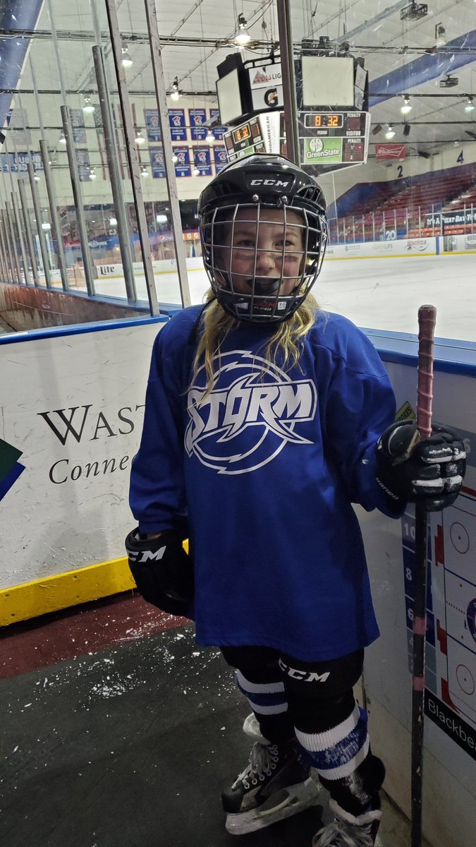 crystaldweber's tweet photo. Ready to get her skates back on. #hockeyisforher https://t.co/MMZ7ftEHCw