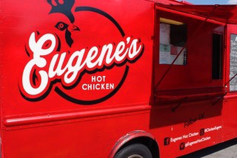 ChickenEugene's tweet photo. Hey, Trussville! Whatβs for dinner? π½We are going to be in the Stockton neighborhood from 5 to 8 pm today! π₯ππ₯#eugeneshotchickentruck #whereseugene #foundeugene #localfood #bhamnow #bhameats https://t.co/Rk5HkH2bvw