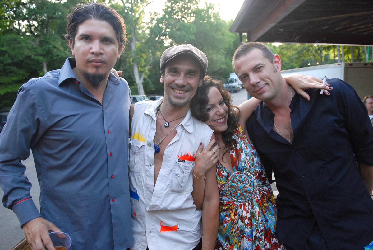 Back in simpler times. Me and Eric Hilton with 2 of my favorite artists @manuchao @bebelgilberto 📸: @toolboxdc #fbf #thieverycorporation #manuchao #bebelgilberto