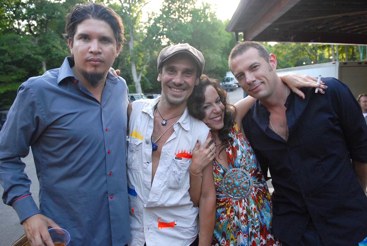 Back in simpler times. Me and Eric Hilton with 2 of my favorite artists <a href="/manuchao/">Manu Chao</a> <a href="/bebelgilberto/">bebel gilberto</a> 📸: <a href="/toolboxdc/">Brian Liu</a>
#fbf #thieverycorporation #manuchao #bebelgilberto