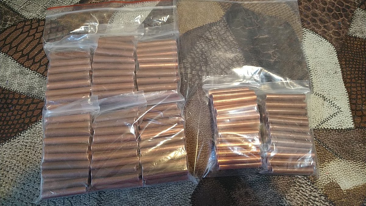 hamping_org's tweet photo. Aprovechando la cuarentena para adelantar terminaciones de los kits de Biquad de @hamping_org
#YoMeQuedoEnCasa #CuarentenaTotal #AislamientoObligatorio #hamping #biquad #hackwifi #comunidad https://t.co/GixO0VGEhF