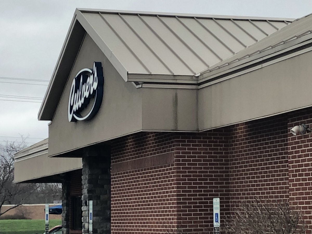 mdonahue5150's tweet photo. #CometCarryout tonight at Culver’s! Look at that line—it’s great to see such support from the community! #madechamber https://t.co/bjkPEets1D