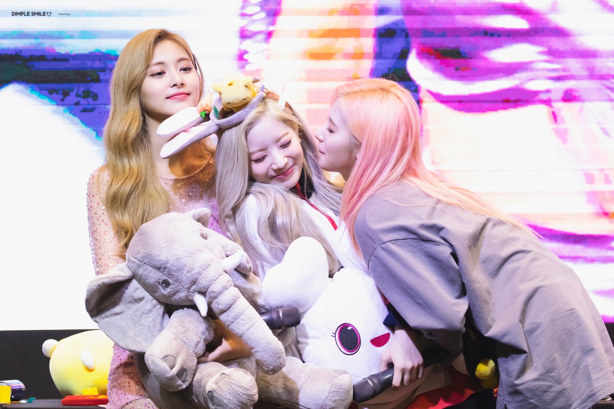 Dimple_Smile614's tweet photo. 🤠
#쯔위 #TZUYU #子瑜 https://t.co/z84IkyWGVb