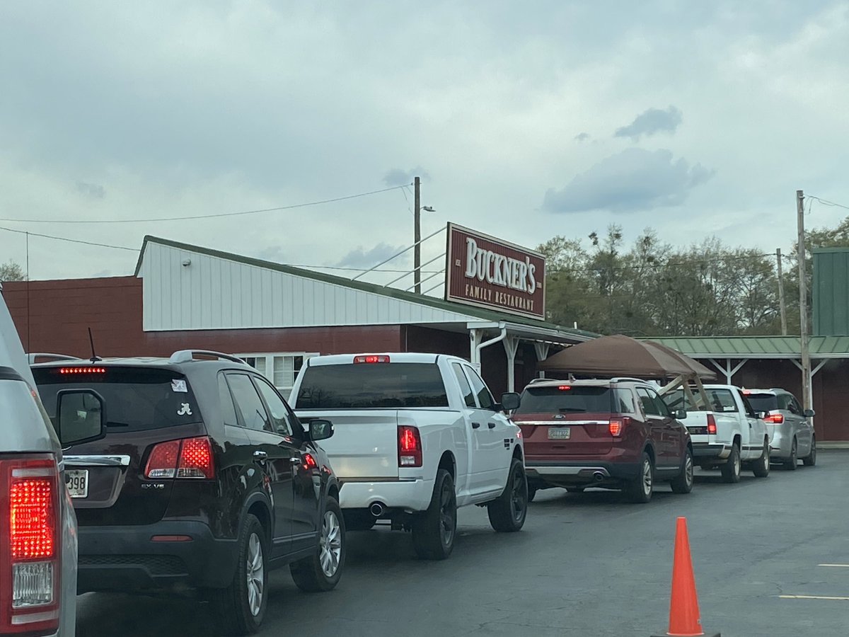 JMichaelBrewer's tweet photo. And @BucknersRstrnt just keeps on rolling with curbside service now. Thank you for being flexible while keeping your crew safe and feeding your fans! #ButtsCounty #SocialDistancingPickUpLines #Buckners https://t.co/amp9HAchfG