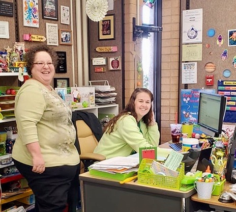 DavisSchools's tweet photo. As we finish this week involving new adventures and online learning, we'd like to recognize our teachers. They've spent countless hours transforming student curriculum into remote-learning. And a huge thank you to all who prepared digital devices for students. #dsdlearningfirst https://t.co/qXiFjC5qDT