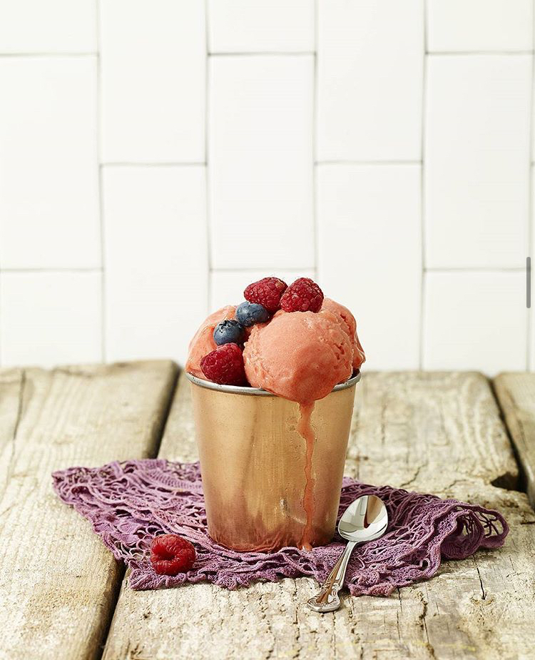 AlphaCateringEq's tweet photo. What better way to serve your desserts for a rustic themed event than this Mini Copper Pot by Chef Inox ! https://t.co/Z2Q13fArgP