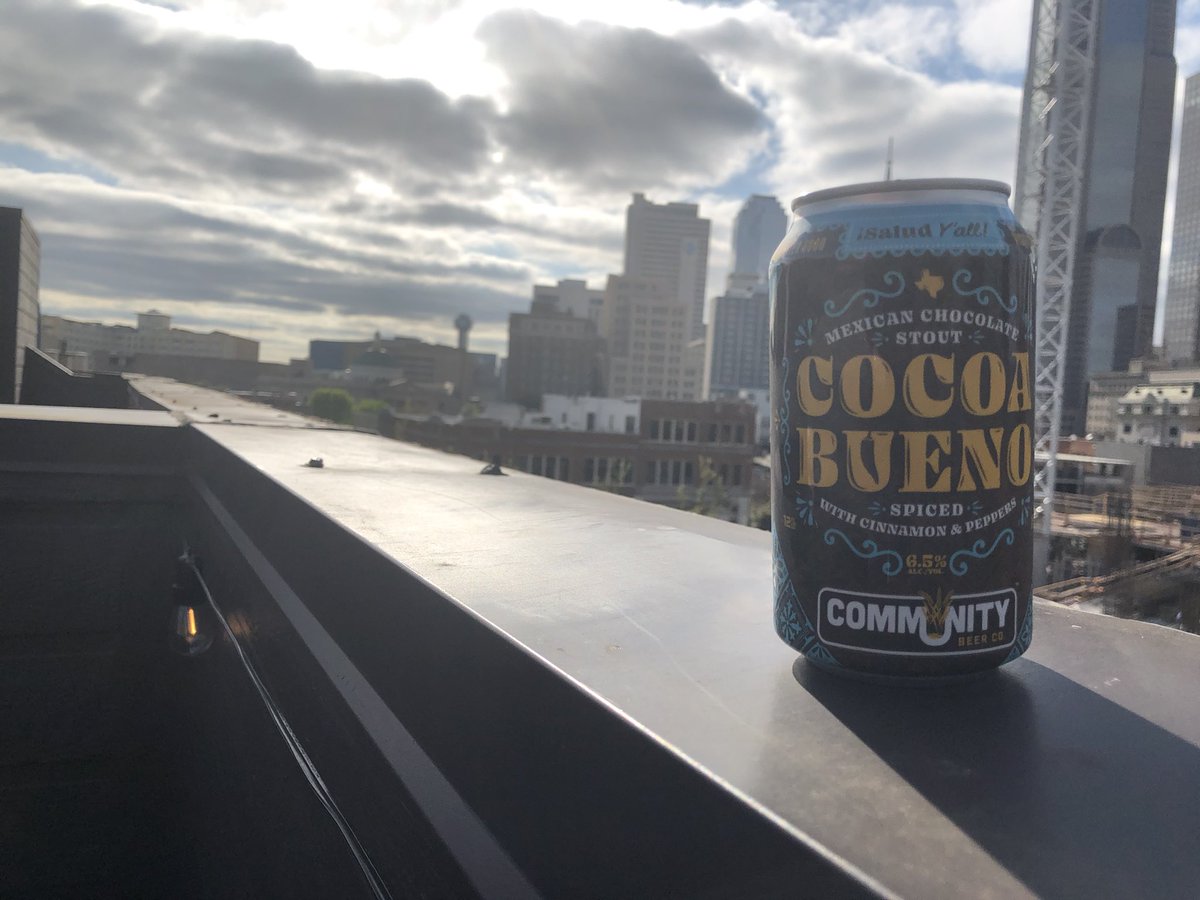 ElkeinBigD's tweet photo. @CommunityBeerCo Cheers! #NationwideCheers #SocialDistancing https://t.co/zVqjm78VVp