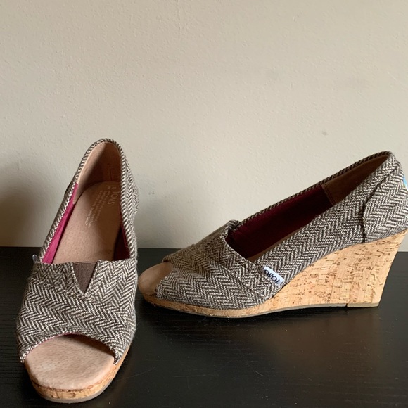 StyleEthos's tweet photo. So good I had to share! Check out all the items I'm loving on @Poshmarkapp #poshmark #fashion #style #shopmycloset #toms #vintage: https://t.co/pWCNdIGIhh https://t.co/Q0Ni9keF0H
