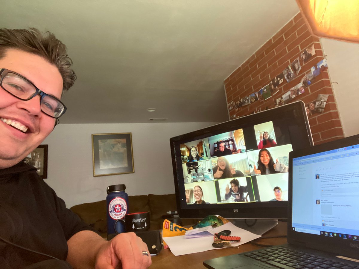 CBHSSacramento's tweet photo. The first week of #DigitalLearningDays is complete and we are celebrating! We are blessed to have excellent teachers and a robust technology and iPad program. View more photos of faculty, staff and students during DLDs at https://t.co/PxkFyMuFWm. https://t.co/QW5z58DGEI