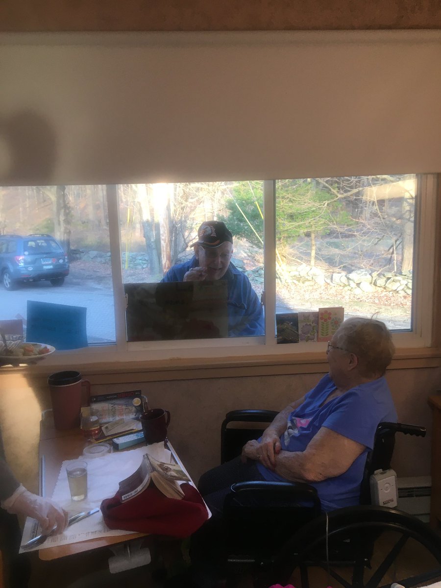 zrincesspelda's tweet photo. my mom works in a rehabilitation facility and they’re quarantined

this old man still came to visit his lady, stood outside and talked with her :’) what a fucking G https://t.co/2k2Ajh63US