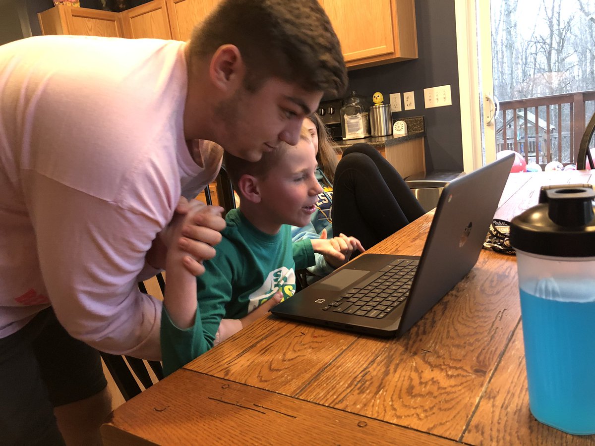 bambiberger's tweet photo. 1st grade is more fun with bubba and sissy in class!  And we even did a GoNoodle brain break today!!! https://t.co/B814wfxXa7
