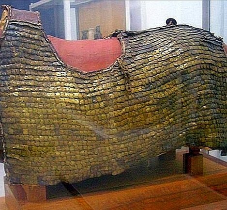 𝔍𝔦𝔪 ℭ𝔯𝔞𝔦𝔤 on X: "Horse scale armour 3rdC AD, discovered in the 1930s  at the site of Dura-Europos, Syria. Possibly belonging to a Syro-Roman or  Parthian heavy cavalry (Cataphract) the bronze scales