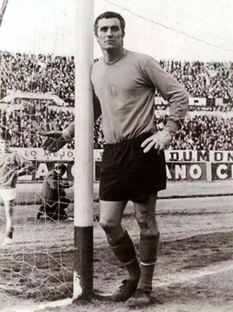 xoqvq's tweet photo. #AmadeoCarrizo #AmadeoEterno Hoy y Siempre, Amadeo es @RiverPlate https://t.co/FlfCinVq7t