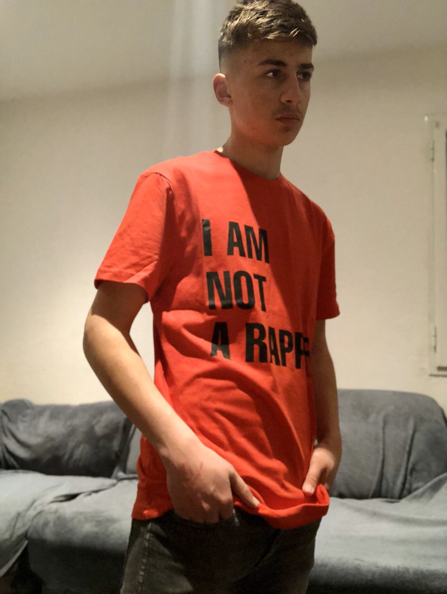 onitenlav's tweet image. #IAMNOTARAPPER