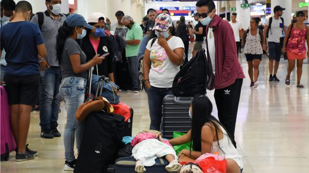 RPPNoticias's tweet photo. México contradice a Trump y niega suspensión de vuelos procedentes de Europa por coronavirus.
https://t.co/iLTrvMOlnQ https://t.co/mza8YajJT7