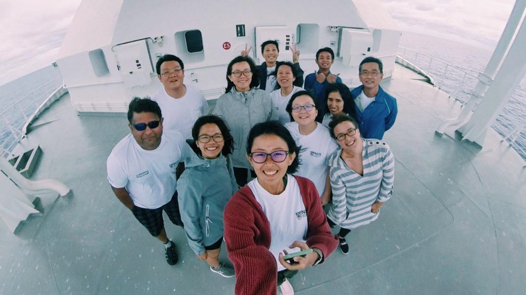 Wrapping up our expedition with a OMS group photo! #Abyss2020 <a href="/lkcnhm/">Lee Kong Chian Natural History Museum</a> <a href="/SCELSE_SG/">SCELSE</a> <a href="/MeilinNeo/">Mei Lin</a>