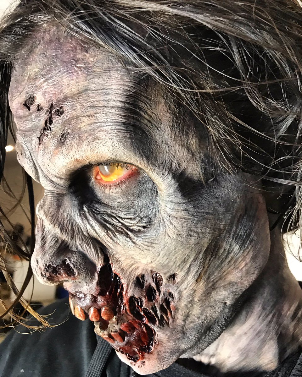 Zombie witha Shotgun tweet media