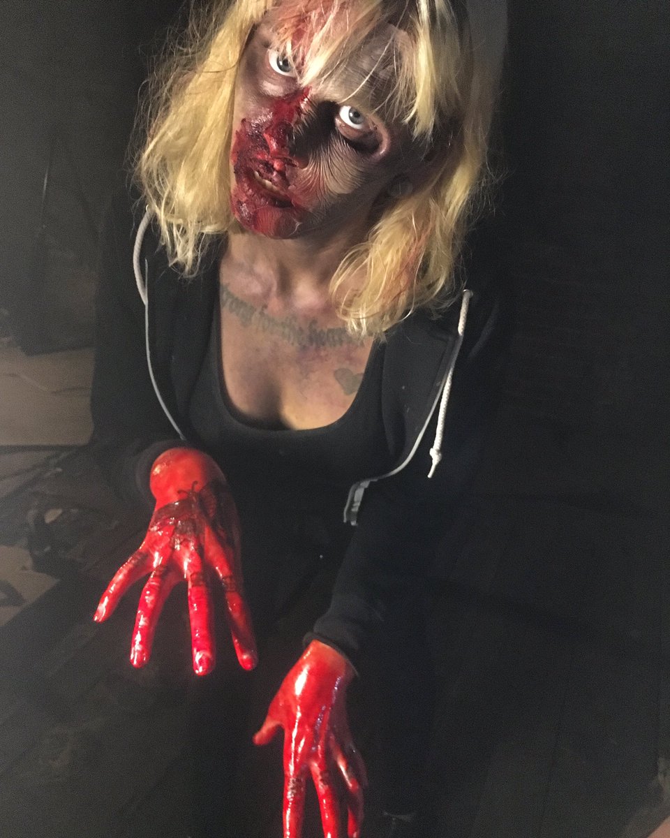 Zombie witha Shotgun tweet media