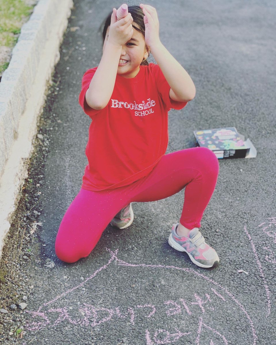 CaberteKat's tweet photo. Its so nice outside.. time to play. #schoolspirit #Homeschooling2020 https://t.co/gLIqB3a1h6