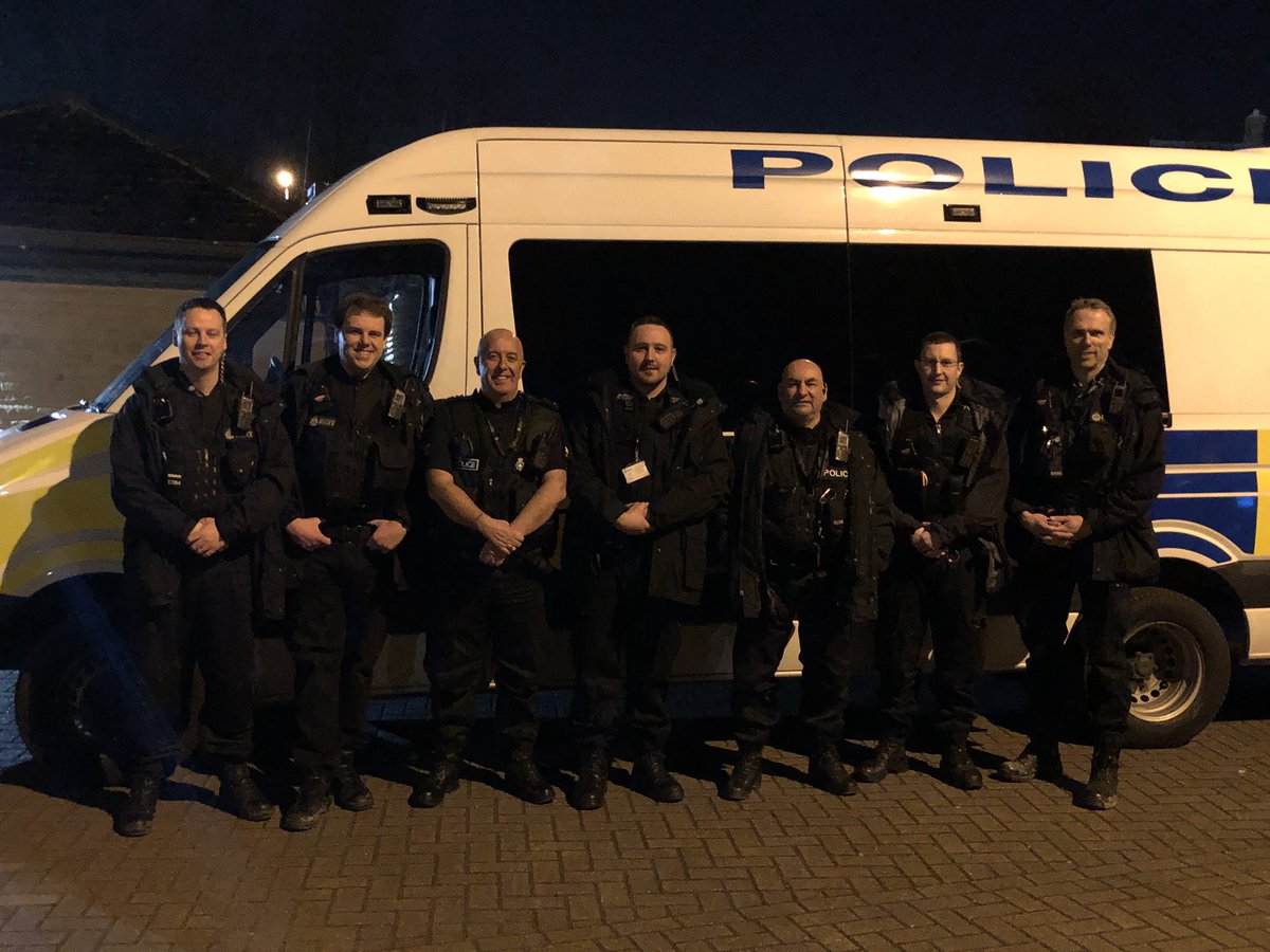 WYP_SRANS_SC's tweet photo. Despite the downturn on gathering in large groups, its the last duty for SO SUTCLIFFE before joining @BTP so the team is out on in the van tonight #goodluckAnton #BeSpecial #EndOfEra https://t.co/KWFXUYZQzj
