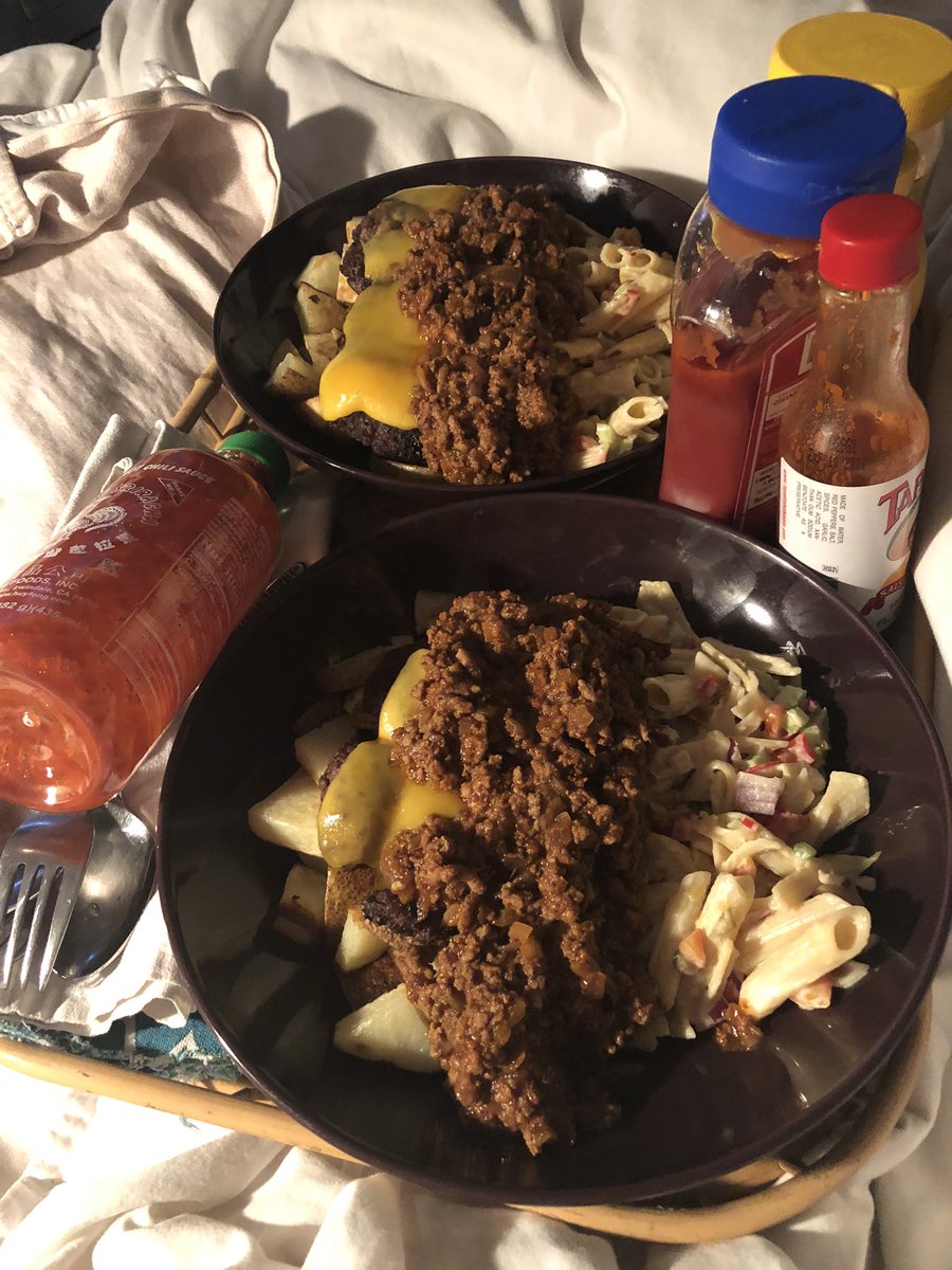 Chandajoi's tweet photo. @juliensolomita @jennajulien 
Made your garbage plate and waffle sandwich! So damn good https://t.co/8bpitCWuO1