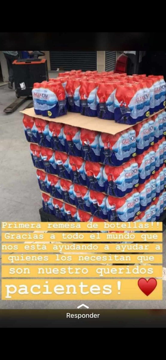 05_Guille's tweet photo. #MilenioLive @navedelmisterio @carmenporter_ @spiriman  Hospital Infanta Leonor de Vallecas, sanitarios recaudando fondos para comprar agua embotellada a los enfermos, de sus bolsillos, por si aun fuese poco lo que hacen. Estos Héroes SI luchan por España. Que se sepa la verdad!! https://t.co/pRWeg0OmtA
