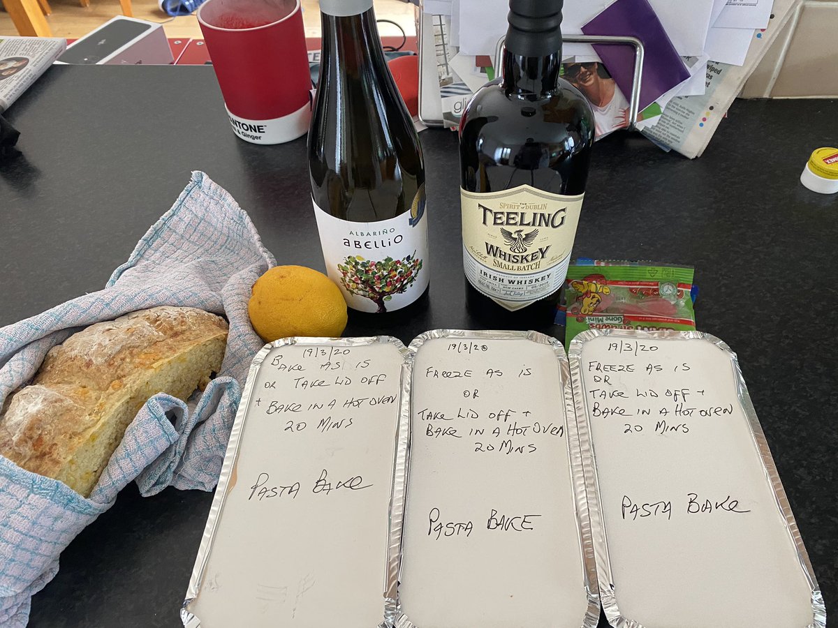MeloMarketing_'s tweet photo. Self isolating, waiting for a test & my 76 year old dad a high risk person has made 2 deliveries. He places them at door, rings bell, legs it down the drive. I answer & he hollers conversation & instructions at me. It breaks & makes my heart. #Covid_19 #coronavirus ❤️ #delivery2 https://t.co/Ume9Hj5Vxx