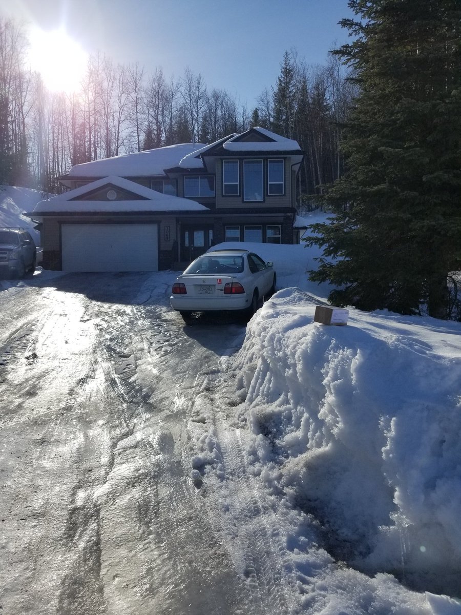 microserfs's tweet image. I appreciate the package delivery @UPS, but come on...it looks like someone left a piece of garbage on a snow pile.  Have some respect for what you do.