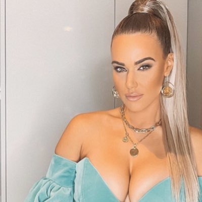 Ella Dunn tweet media