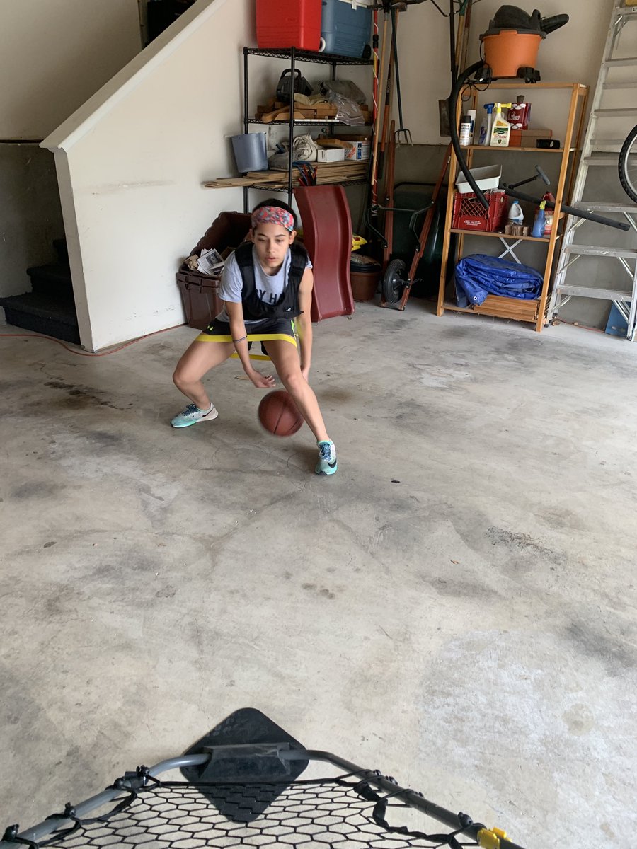 HookemCFlo's tweet photo. The balancing act of continuing her education &amp; reaching for her goals. Keep moving forward #StruggleRespondGrow⁦ ⁦⁦⁦@Hawkgirlshoops⁩ #thisisfolks #folksstrong https://t.co/xWhHbve0Q6