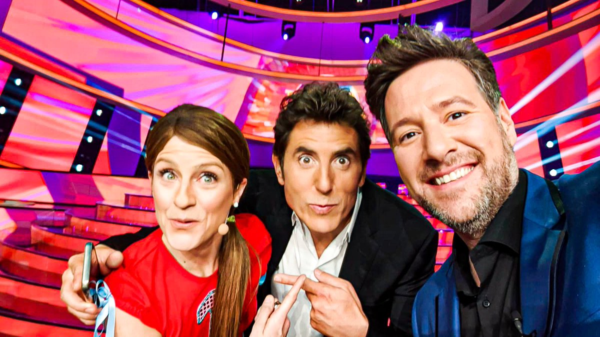 Carlos_Latre's tweet photo. Genial tenerte esta noche con nosotros @saraescu1981 !!!!
Te esperamos en @TuCaraMSuena 9 ;))) #TCMS11 https://t.co/Uxw2GmKP1L