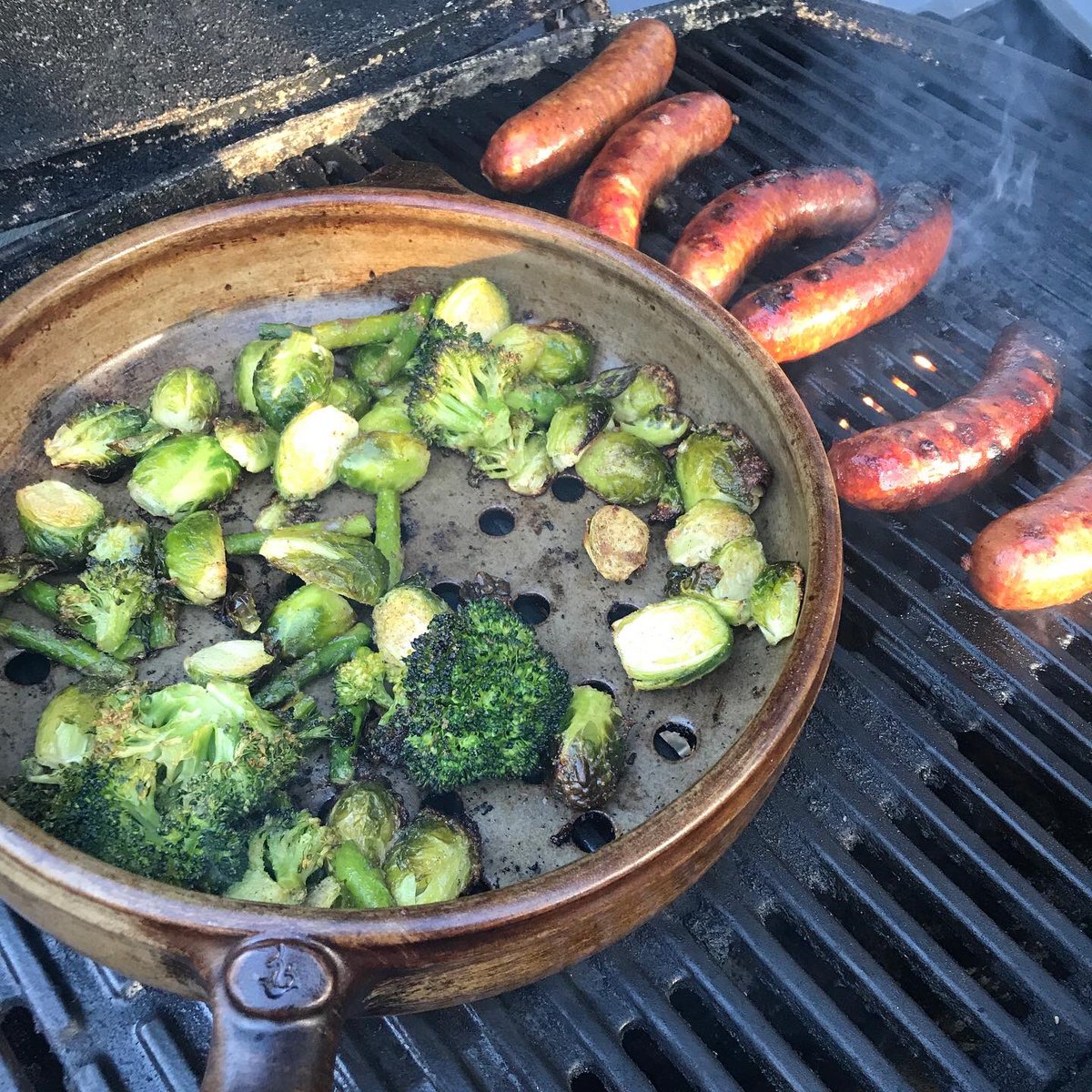 CoyotePot's tweet photo. Are you ready to grill? Sure it’s 30F, sure there’s snow on the deck, sure we’re in the middle of a global pandemic .... But it’s the start of Spring and we’re ready to grill!
#claycoyotepottery #flameware #grillbasket #madeinmn #handmadepottery #dinnerathome #springhassprung https://t.co/b7O7fmN45v