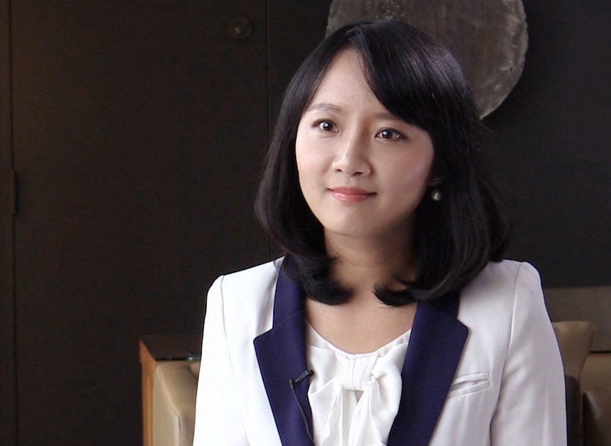 XijinLi's tweet photo. 川普说中国没有告诉他新冠病毒的严重性，以至于让美国现在措手不及。
凤凰卫视白宫记者姐姐问他：中国武汉1月24封城，美国2月2日就宣布撤侨和对中国关闭了边境，难道你那时还不知道新冠病毒的严重性吗？ https://t.co/e6OeZRBvf2