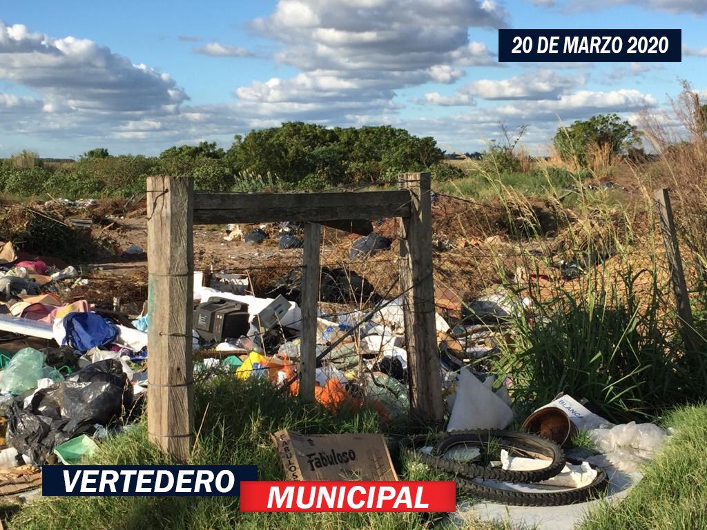 alex_Alcalde2's tweet photo. Por un municipio que apueste al Reciclaje, empezando por el vertedero Municipal en mayo #VotáRenovación. El "Profe" Alcalde
#Súmate https://t.co/euJ9lzQJu7