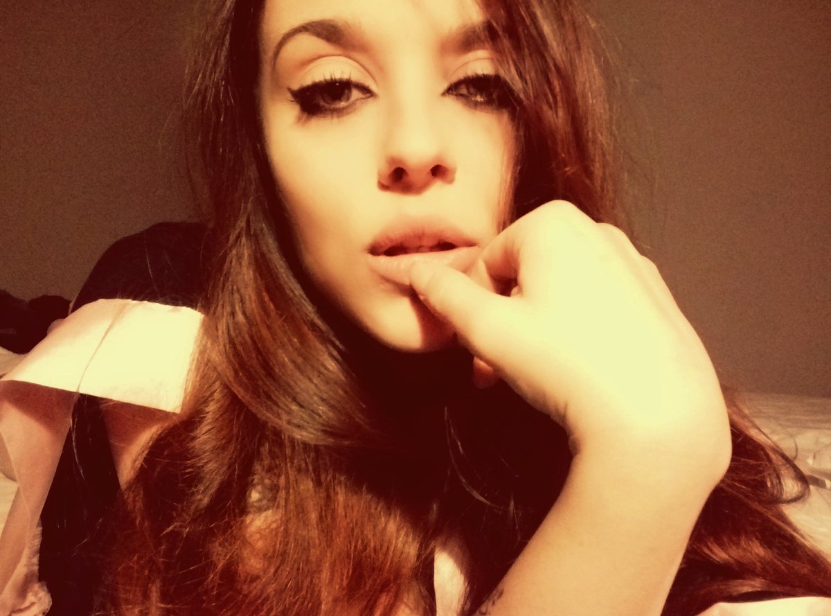 CombKata's tweet image. ♤𝑒𝓁 𝓉𝓇𝓊𝒸𝑜 𝓈𝑒 𝓅𝓊𝑒𝒹𝑒 𝒶𝓅𝓇𝑒𝓃𝒹𝑒𝓇, 𝓅𝑒𝓇𝑜 𝓁𝒶 𝓂𝒶𝑔𝒾𝒶, 𝒽𝒶𝓎 𝓆𝓊𝑒 𝓉𝑒𝓃𝑒𝓇𝓁𝒶♧