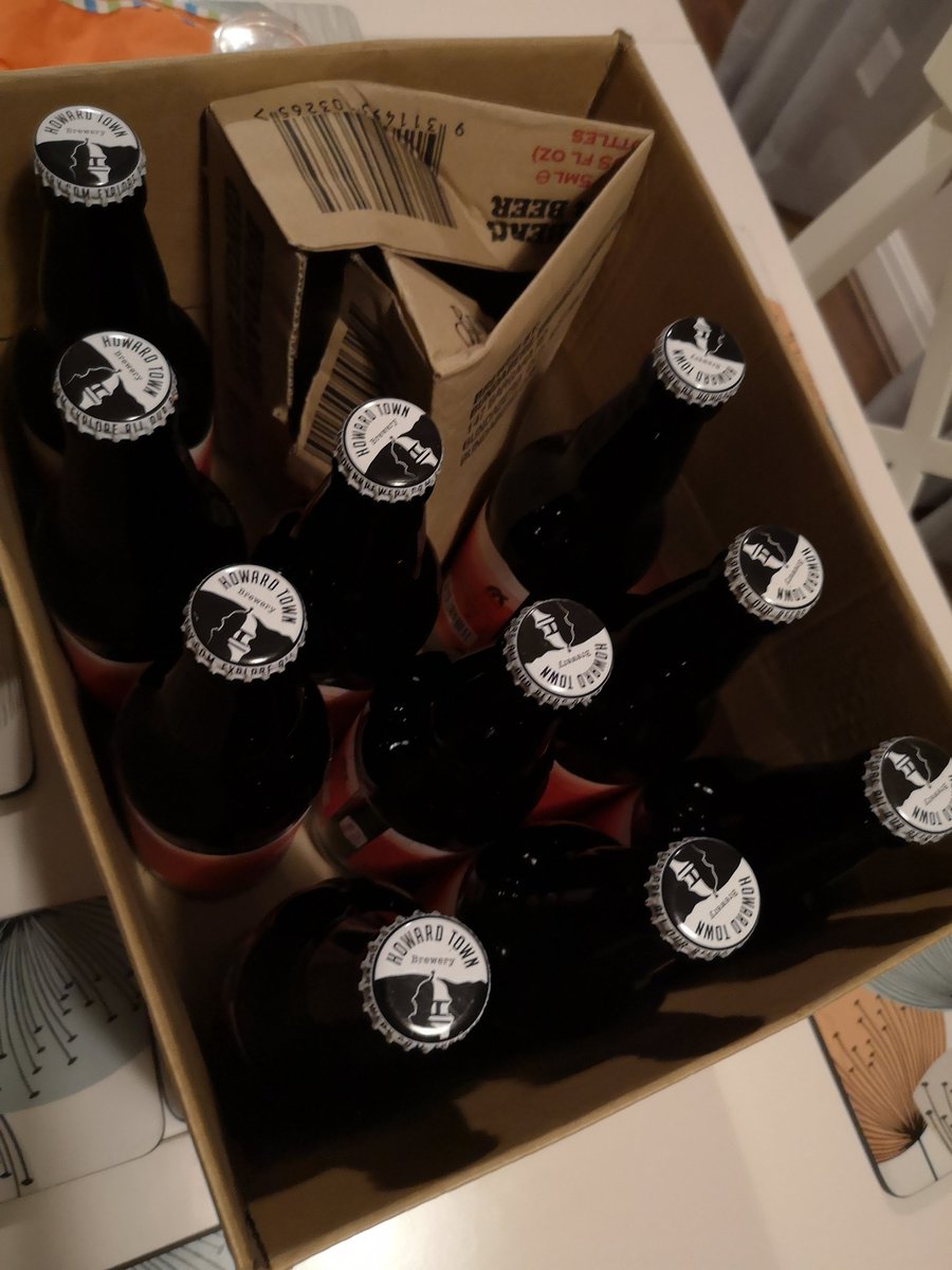 AllHailTheTrail's tweet photo. Thanks @HowardTownBrew for the Shining Clough... Ordered at 4pm and delivered to my door a few hours later ๐ brilliant! #brewerytap #howardtown #brewery #glossop https://t.co/6OEnoflMtU