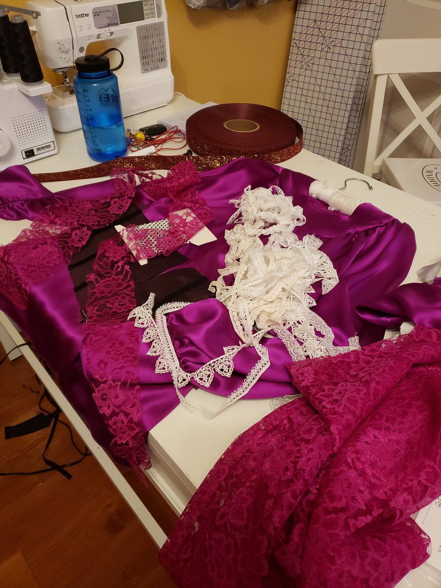 BigimotikCos's tweet photo. Zofis is a hot pink mess at the moment.  Maybe some work this weekend! #cosplay #Zofis #Zatchbell #sew https://t.co/nJaFJZIuBx