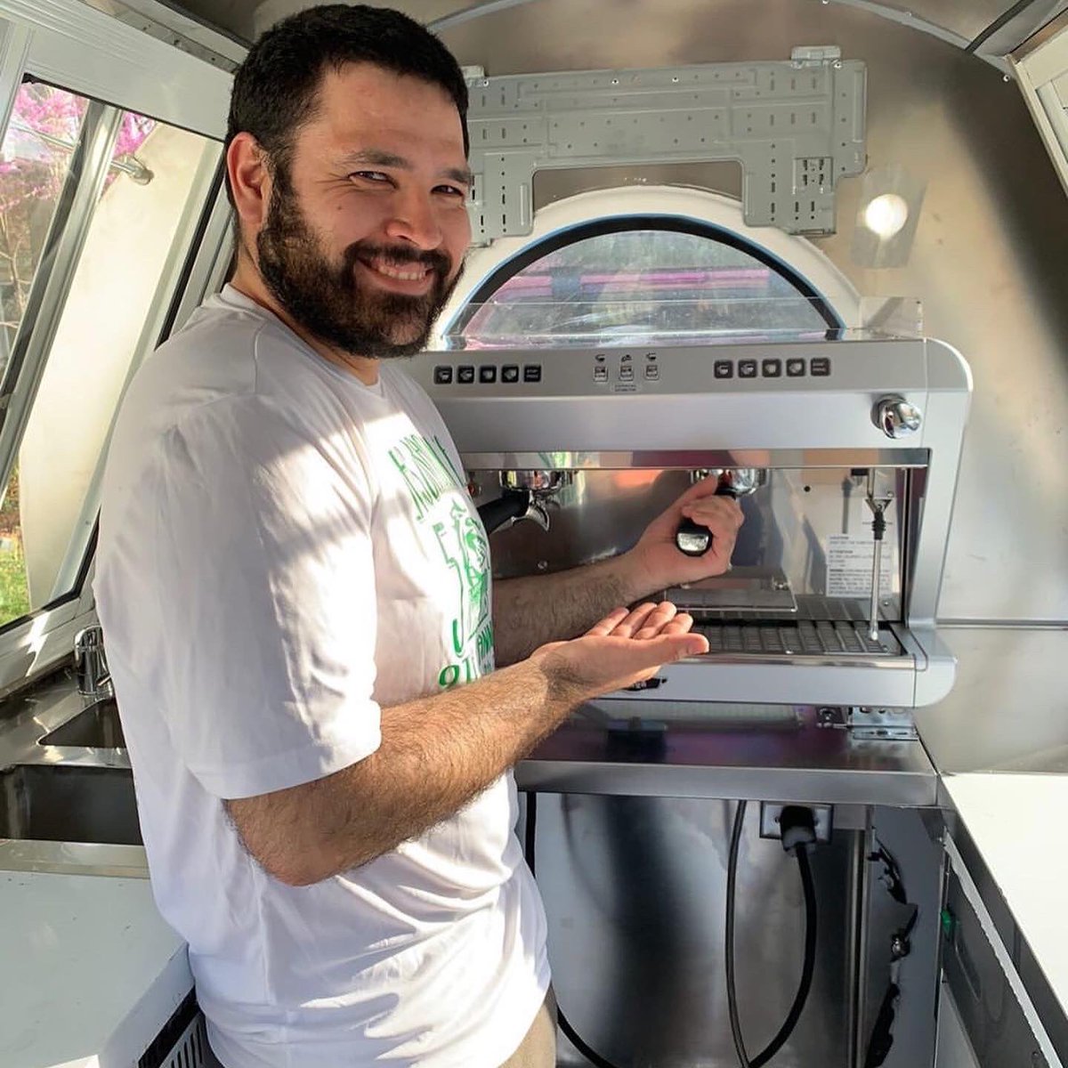 FrancisKingTC's tweet photo. Great to see happy clients in a crazy time! #staypositive #staymotivated #stayhappy #coffee https://t.co/JMaz2zkJuh