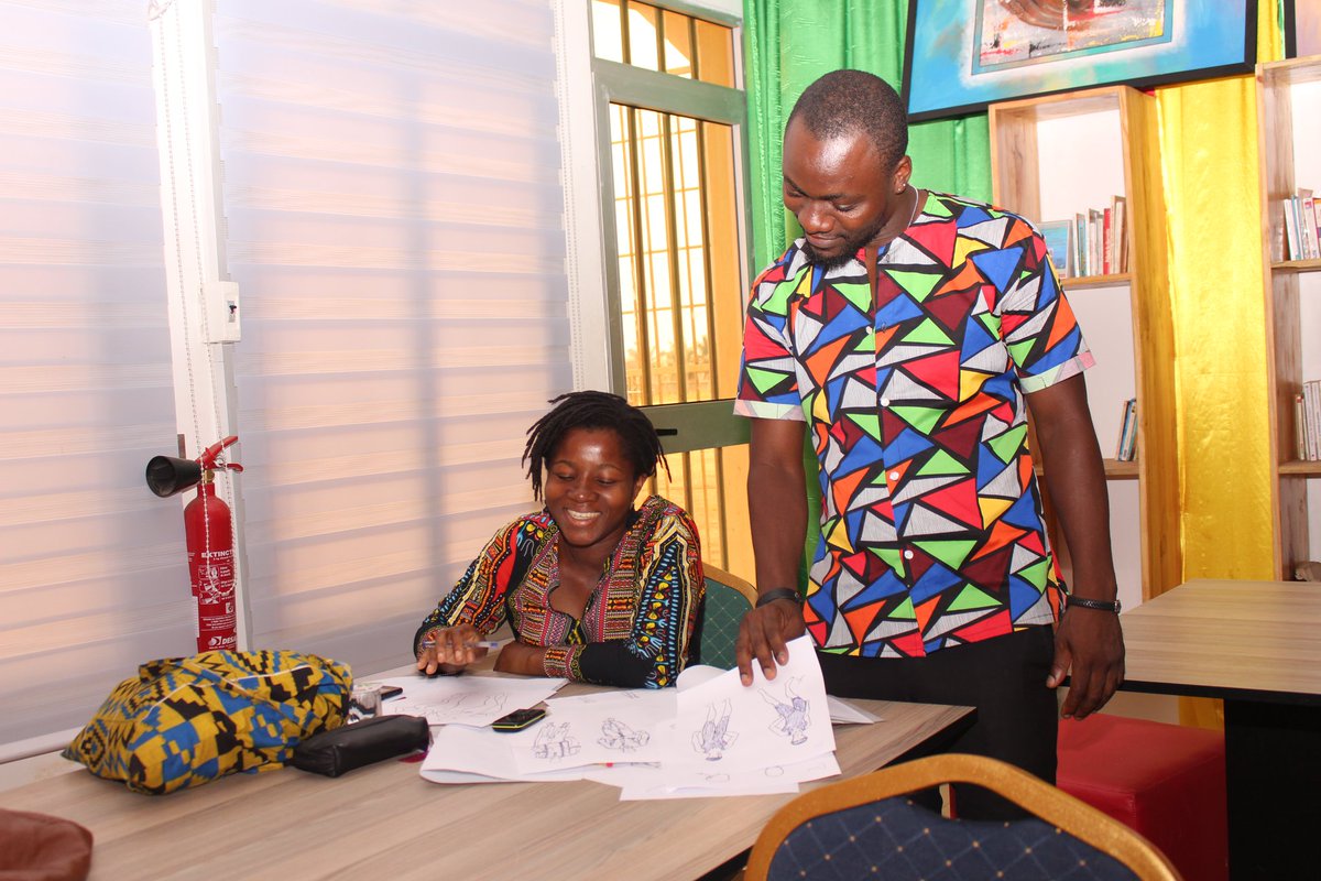 afrofashionev's tweet image. Mode Space

C&apos;est chose faite!
Notre atelier de formation sur la réalisation et l&apos;amélioration des croquis de mode s&apos;est bien passé.
Merci  au formateur et à @NunyaLab qui a accueilli ce 3èm numéro de Mode Space.

@Devbase_Tg @USEmbassyLome
#FashionEvangelist #ModeSpace #NunyaLab