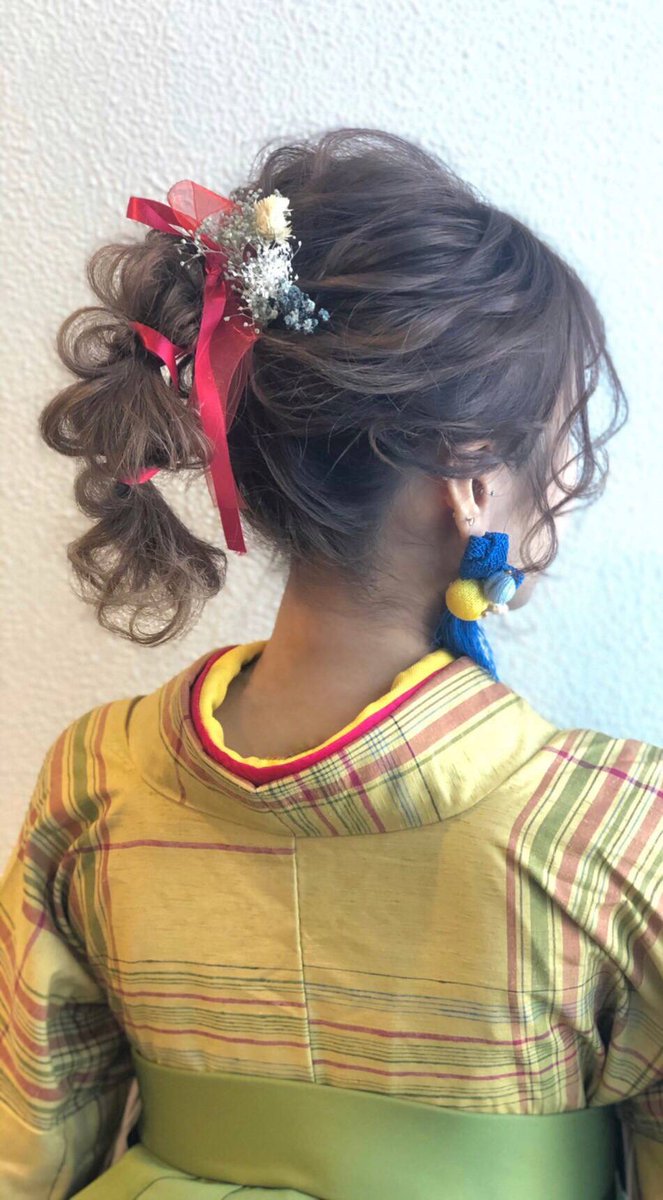 Hair Make Charmer Twitterissa 卒業式が中止になった方も 袴で写真撮影や女子会 お出かけなどいかがですか ヘアセット 袴着付けは7000円から 袴着付けのみでも対応可能 ドライフラワーのクーポンもございます T Co Lcovcxzjew ヘアメ 新宿
