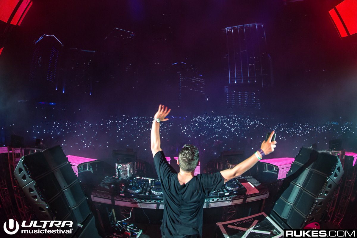 dancingastro's tweet photo. New STMPD music during this @MartinGarrix virtual set for @ultra 👀

Would’ve been unreal to hear in person. https://t.co/2kGt1UbDKA