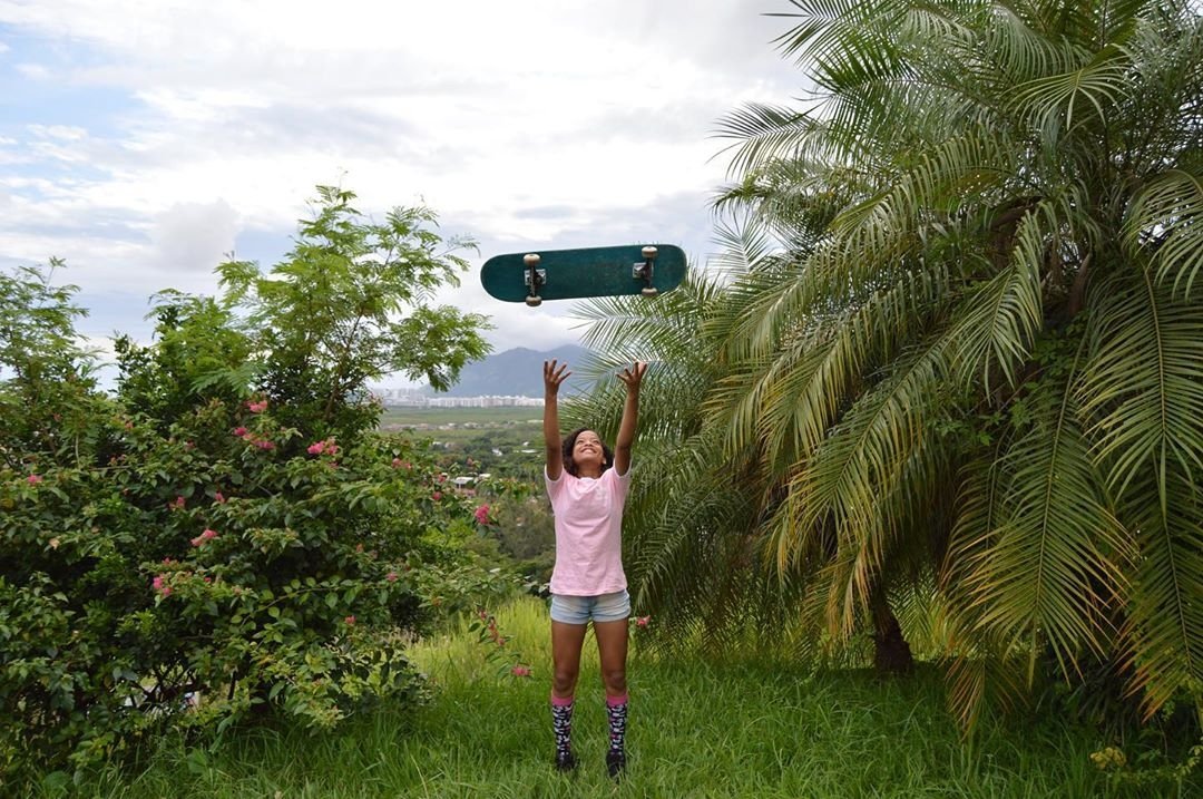 DudaOliveiraSK8's tweet photo. Eu Amo o Skate e me divirto com ele jรก faz parte do meu dia a dia ๐๐๐๐ ๐น
๐น
๐น
#dudaradical #skate #skategirl #skateboarding #skateordie #skateislife #skatecrunch #skateboard #skater #skatepark #skateeveryday #skate4life #tabla #tablaboard #skatefam #skategram https://t.co/VWNT1iL35a