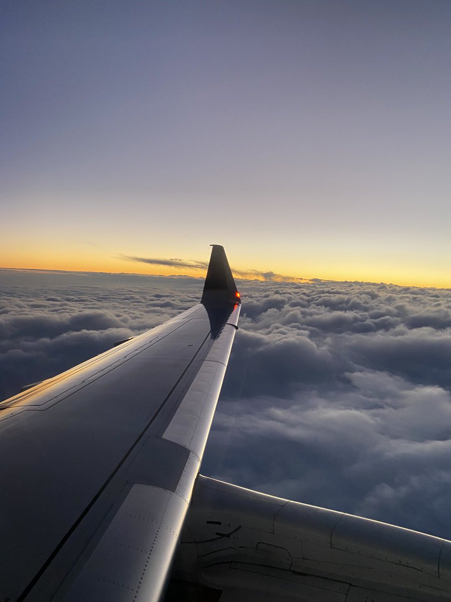 SteveGeis63's tweet photo. What a beautiful night to fly! Thank you @united for getting me #home safely once again! There is no place like home and there is no better feeling than landing in my #Hometown airport! @CAKairport is truly #ABetterWayToGo !!!! #Flythefriendlyskies https://t.co/hJYr9k9NRR