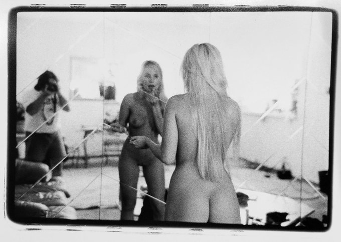 Rare behind the scenes photos of me at my first adult photo shoot 
just posted at 

https://t.co/dDpNfb9cxB