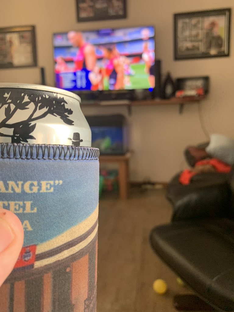 CBSando's tweet image. Beers and Footy... Good times